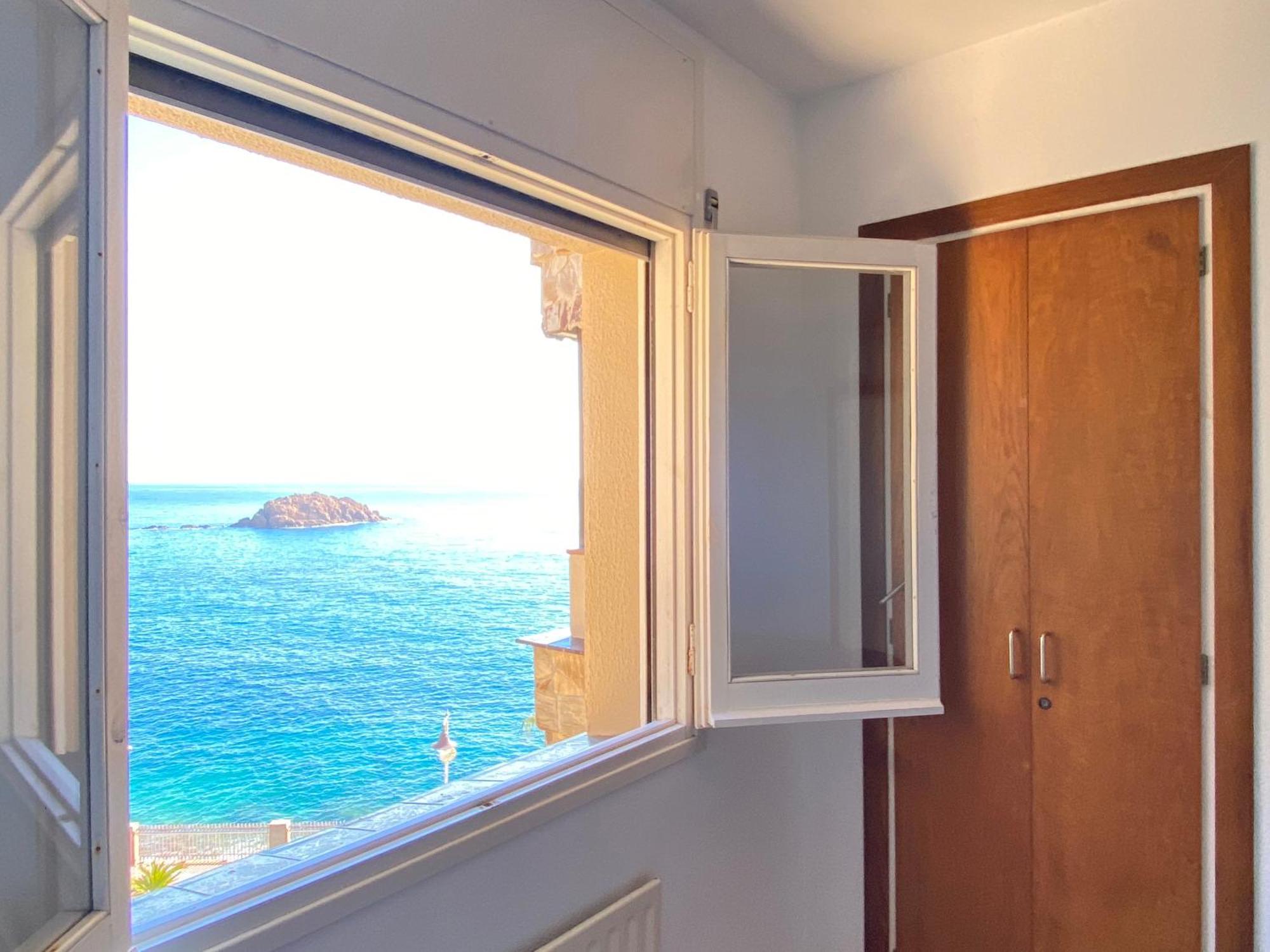 Magnificent Apartment At The Sea Front Of Tossa De Mar Esterno foto