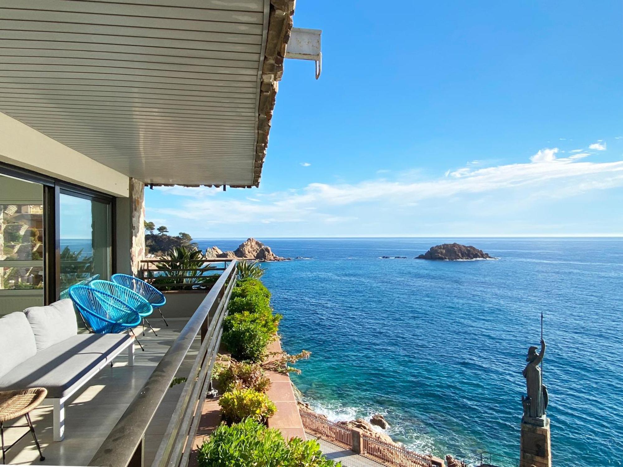 Magnificent Apartment At The Sea Front Of Tossa De Mar Esterno foto