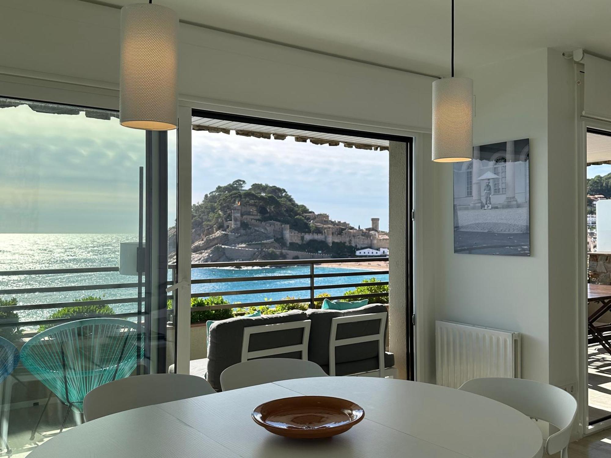 Magnificent Apartment At The Sea Front Of Tossa De Mar Esterno foto
